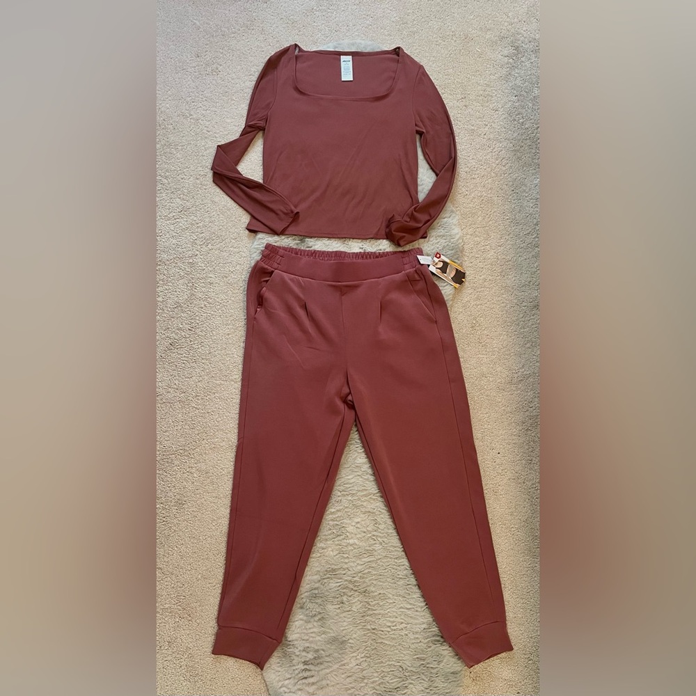 Women’s Athleisure Set